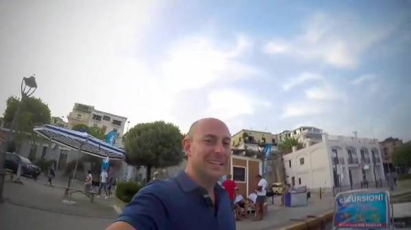 Grazie a Riccardo per questo meraviglioso video...un abbraccio e a presto
  #continenteblu...